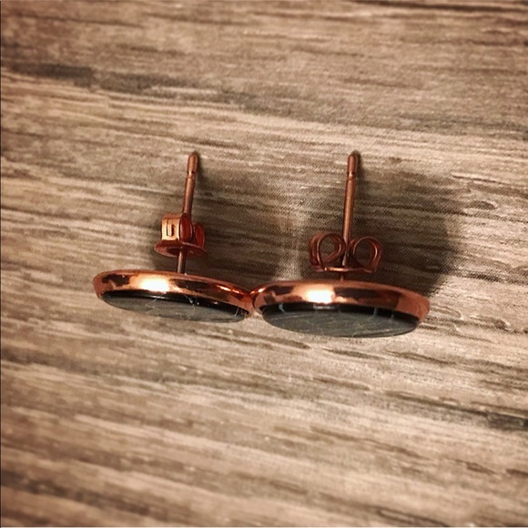 🦄HP!🦄Black Marble with Rose Gold Studs - Picture 2 of 3